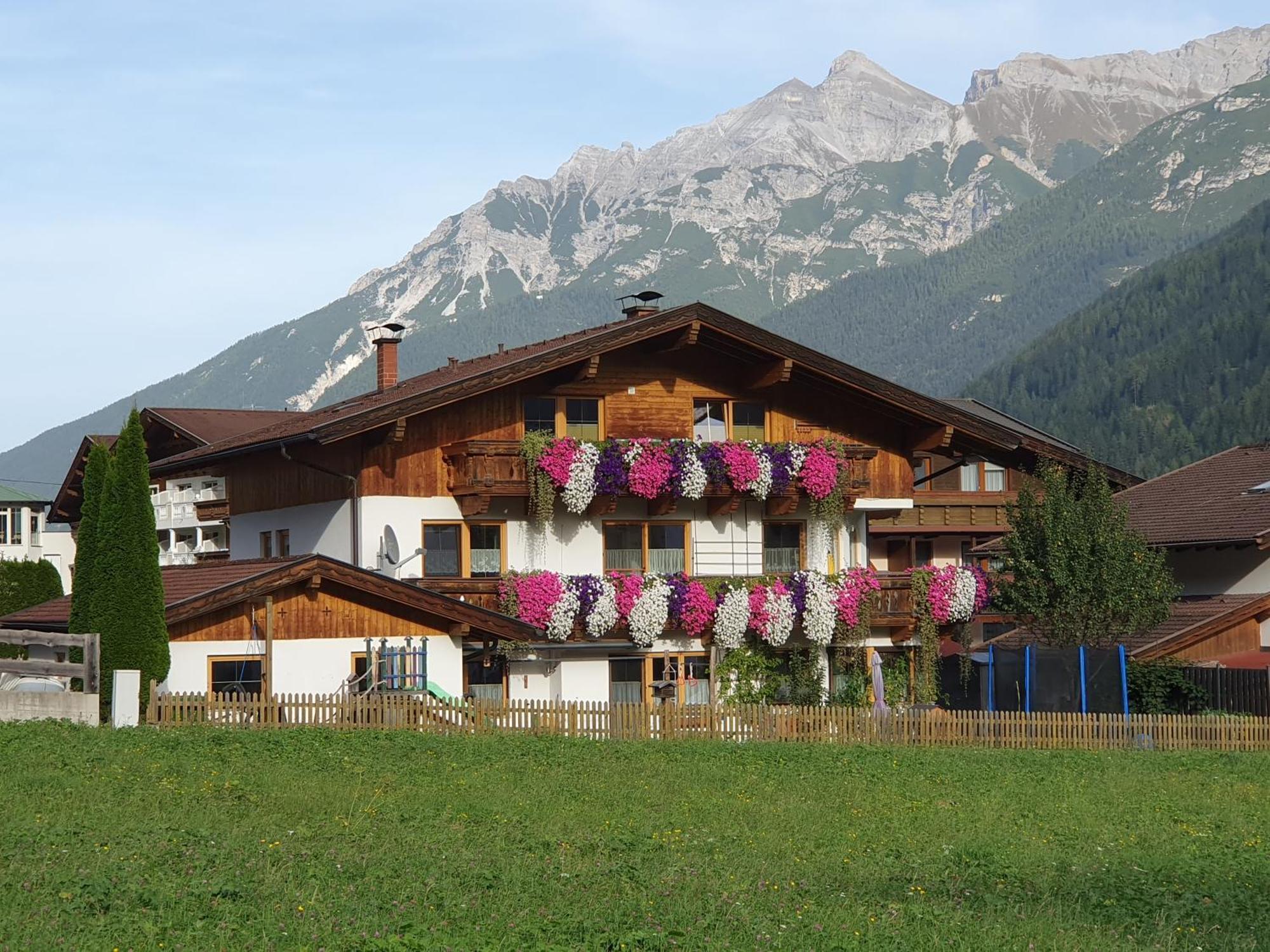 Ferienwohnung Haus Stern Neustift im Stubaital Exterior foto