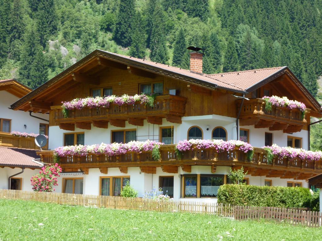 Ferienwohnung Haus Stern Neustift im Stubaital Exterior foto